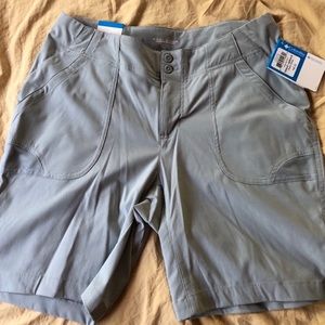 Columbia Omni Shield Size 10 8” Shorts